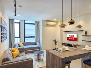 Mont Kiara Arcoris -2-5pax- near Hartamas-Publika